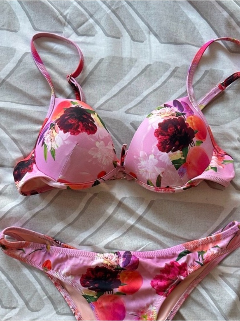 Victoria's Secret Pink Floral Push-Up Bikini Top